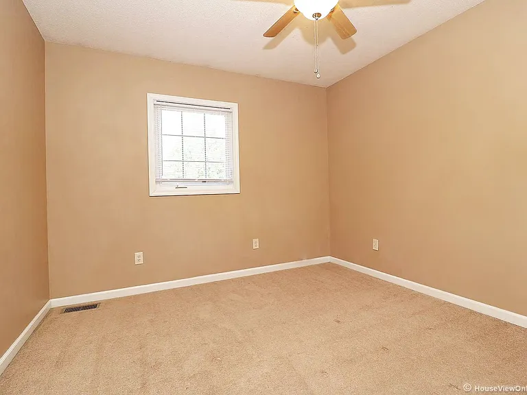 1936 Emily Ct — Photo 13