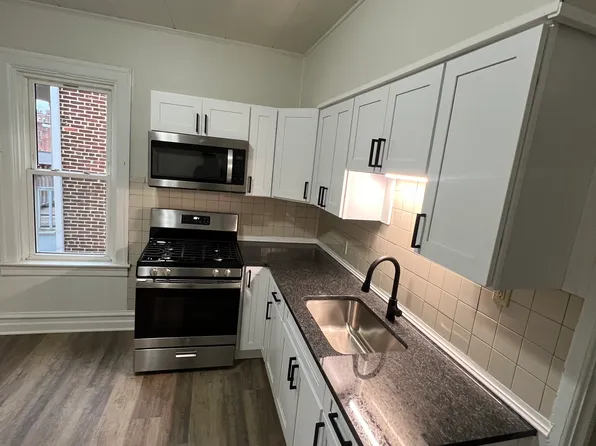 526 Park Ave APT 2, Lancaster, PA 17602