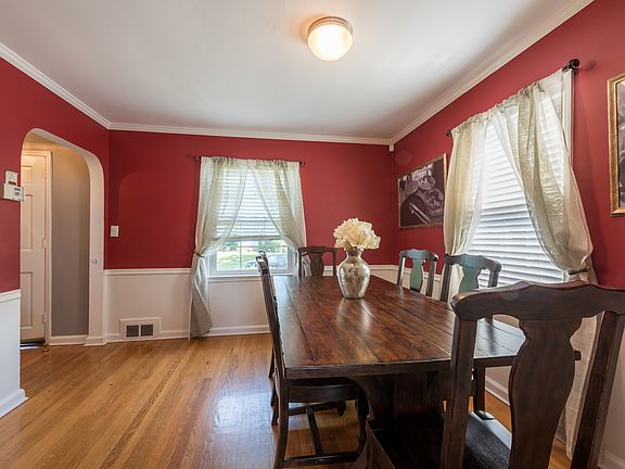 3rd image of 16 Laurel Pl