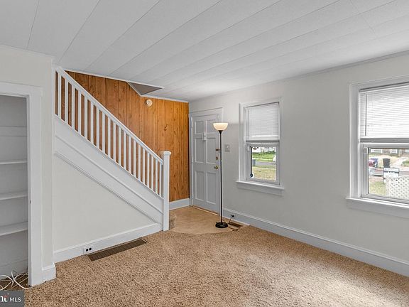 4th image of 207 New Jersey Rd