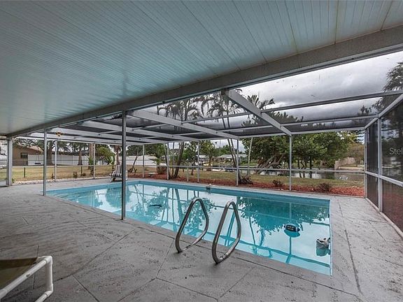 3rd image of 6337 Jamaica Cir E