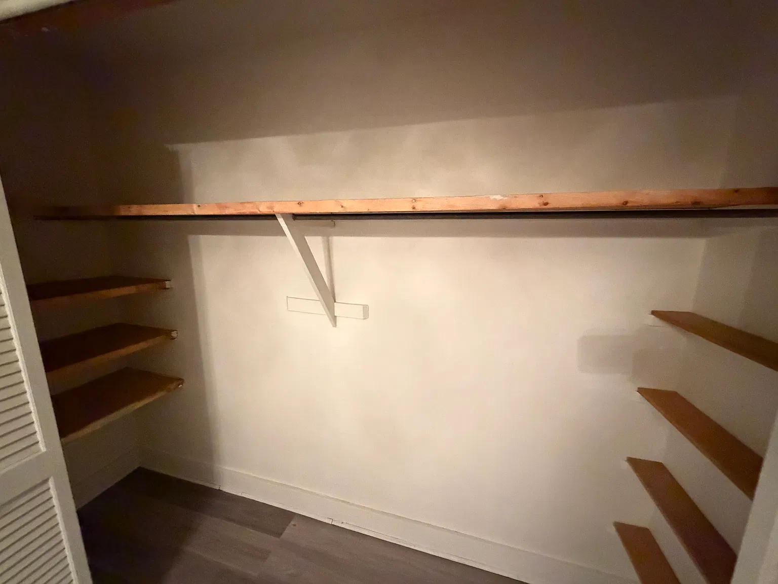 4 bed, 1600 sqft, $1,300 — Photo 2