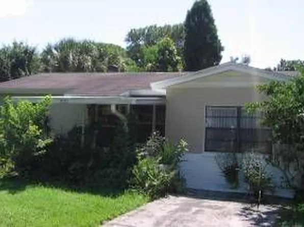 300 83rd Ave NE, Saint Petersburg, FL 33702