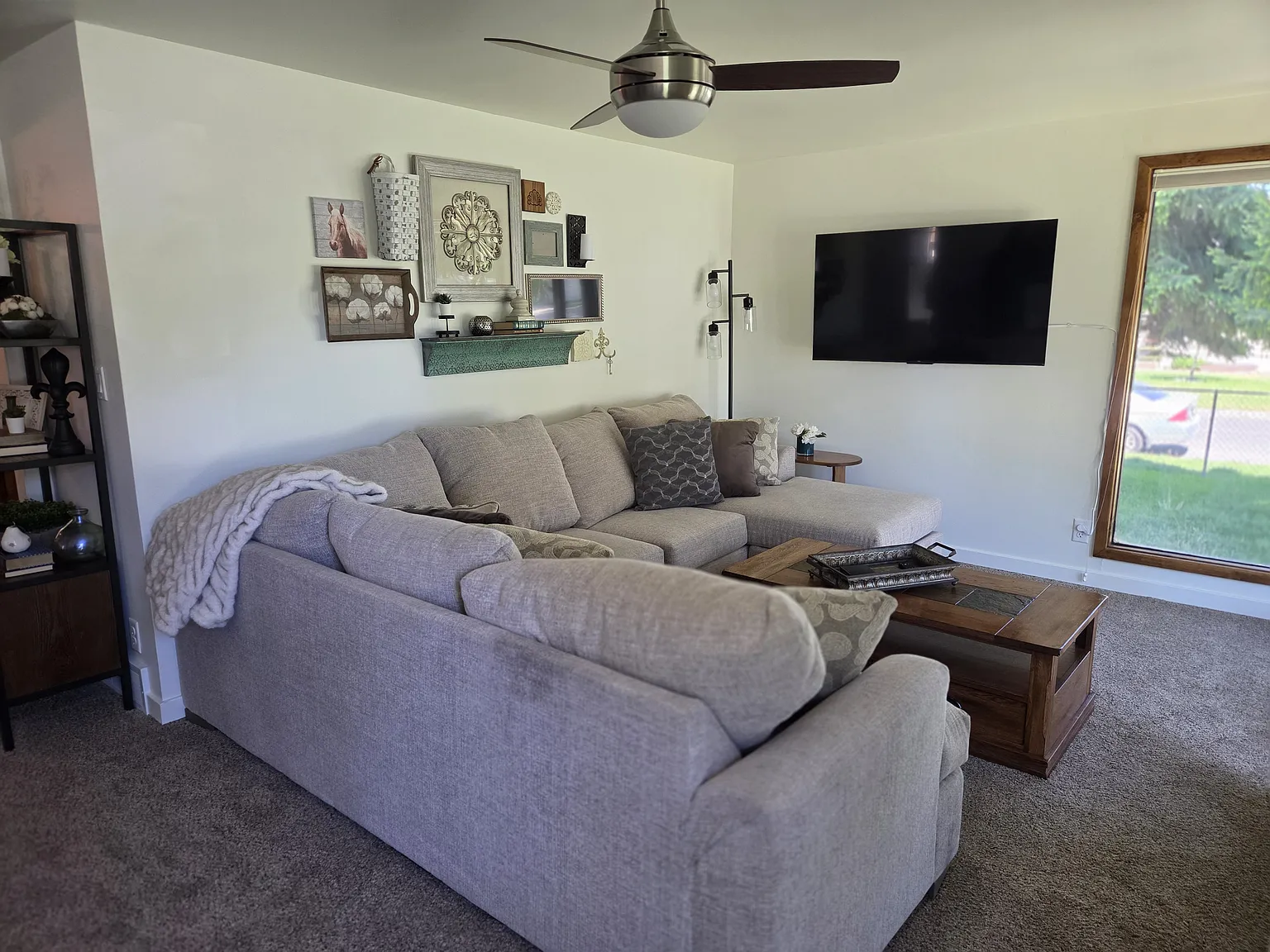 1037 Sunrise Blvd — Photo 2