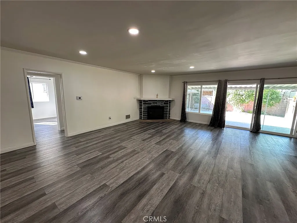 4 bed, 1523 sqft, $4,200 — Photo 4