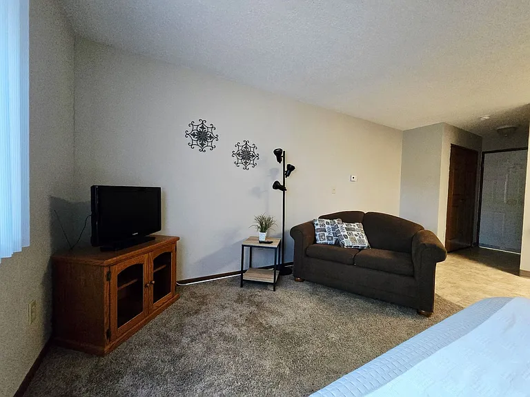 Island Place Apartments - On the River — Photo 5