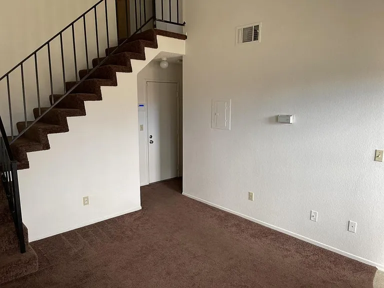1647 Orchid Ln — Photo 10