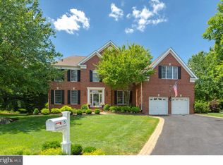5 Hamilton Ct, Moorestown, NJ 08057
