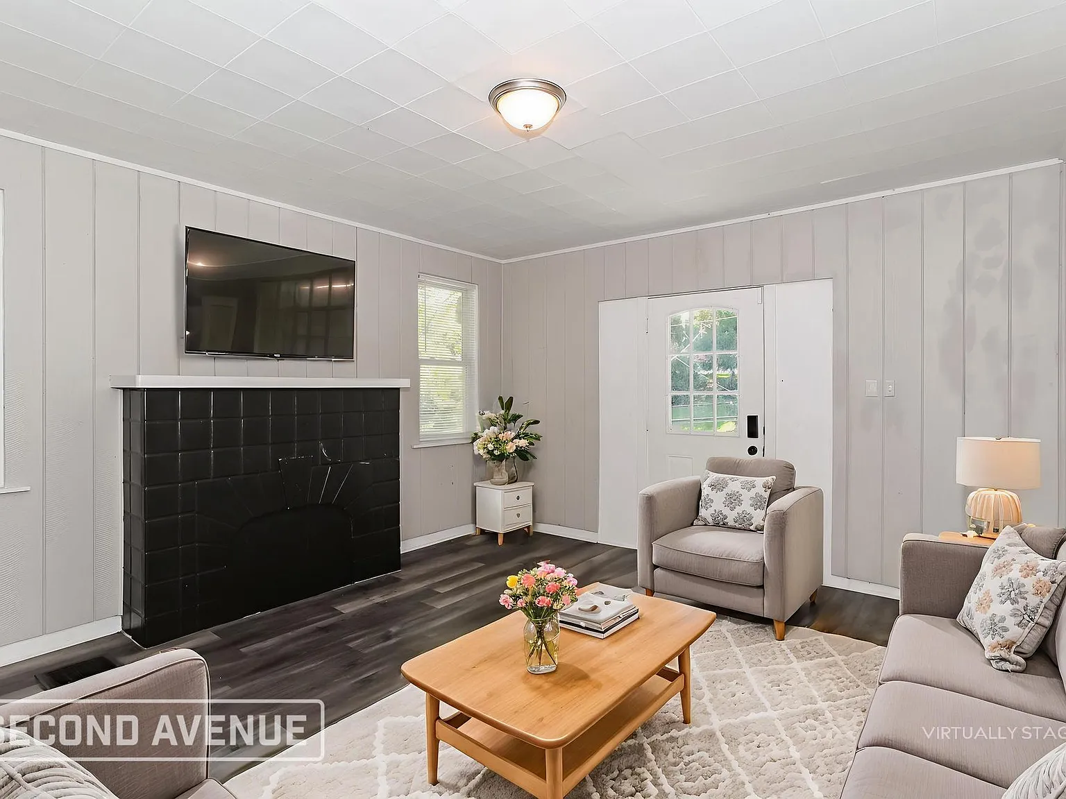 4 bed, 2.0 bath, 2440 sqft, $1,495 — Photo 2