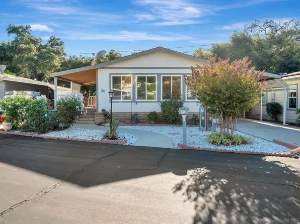 8975 Lawrence Welk Dr Space 30, Escondido, CA 92026