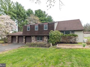 35 Fox Hill Rd, Doylestown, PA 18901