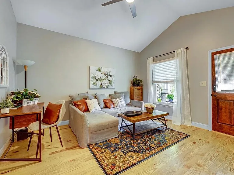 104 Hillcrest Ave — Photo 10
