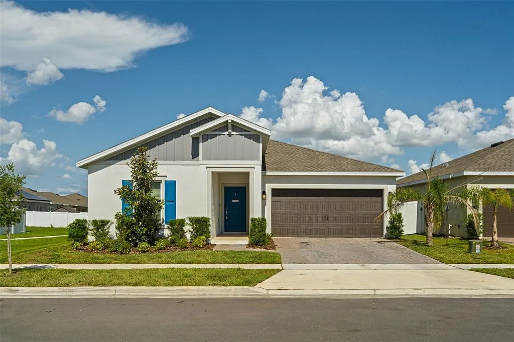 4 bed, 2.0 bath, 1922 sqft, $2,600 — Photo 2