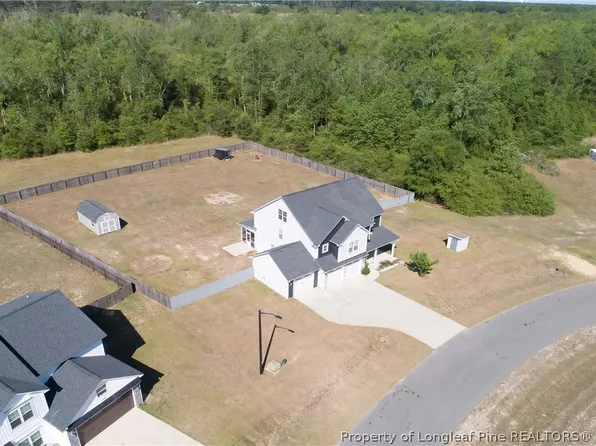 1457 Creekwood Rd, Hope Mills, NC 28348