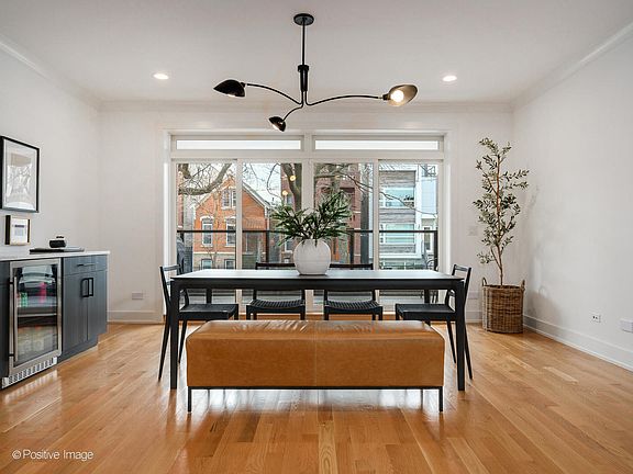 4th image of 2044 W Rice St #1