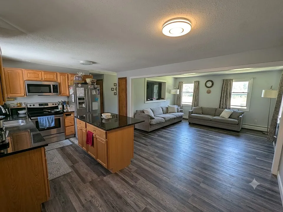 498 Plainville Ave