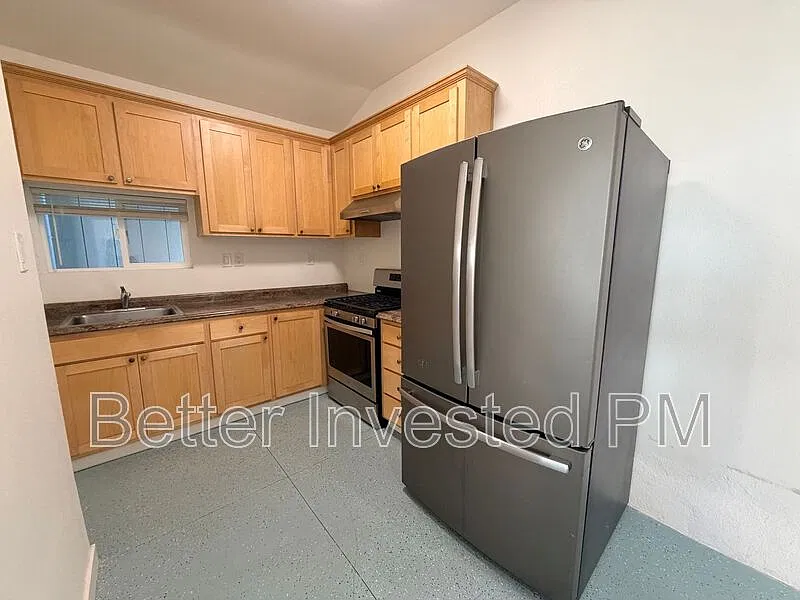 2 bed, 1.0 bath, $2,000 — Photo 3