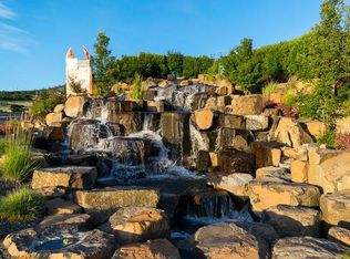 582 E La Strada Cir, Medford, OR