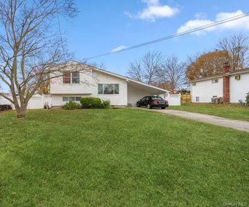 20 Laurie Road, Brentwood, NY, 11717