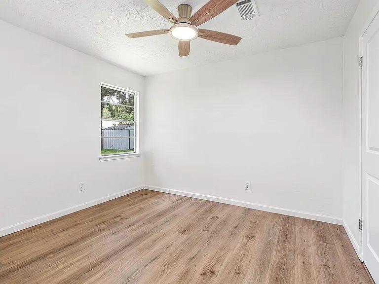 6526 Lynngate Dr — Photo 20