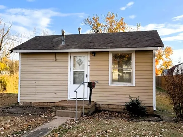 910 W College St, Wellington, KS 67152
