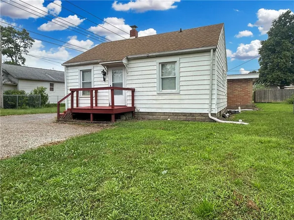 713 N 12th St, Mattoon, IL 61938