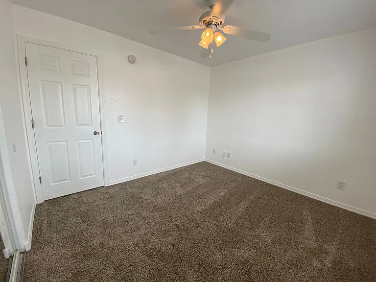 6582 W Hershey Way — Photo 21