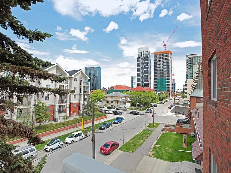 117 14th Ave SW — Photo 4