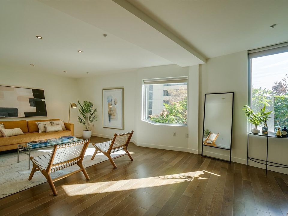 1st image of 901 S Flower St #300