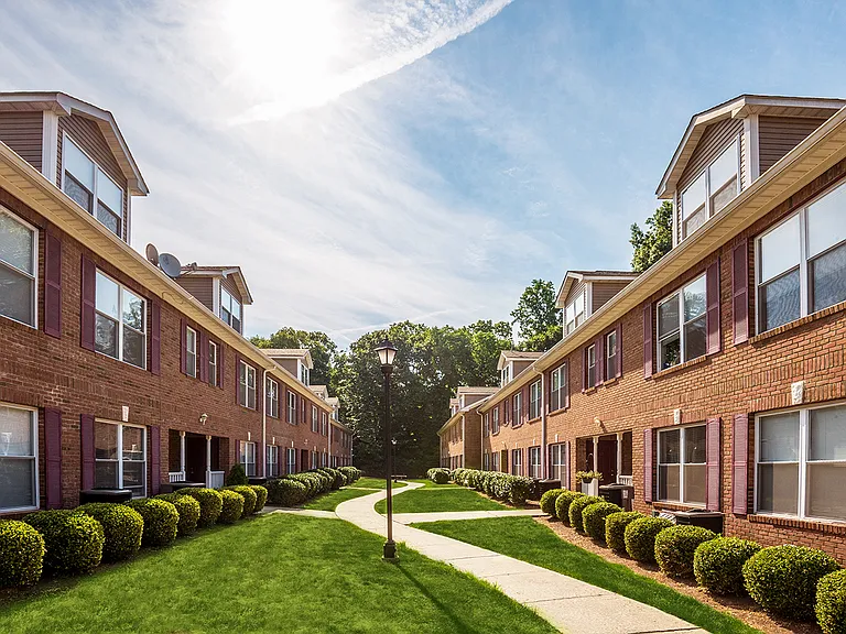 Short Hills Club Village — Photo 24