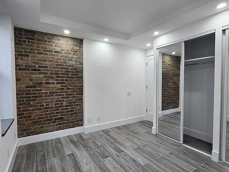216 E 29th St #4F — Photo 1