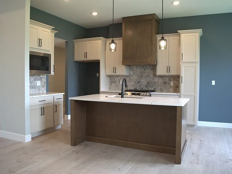 913 Spyglass Ct — Photo 6
