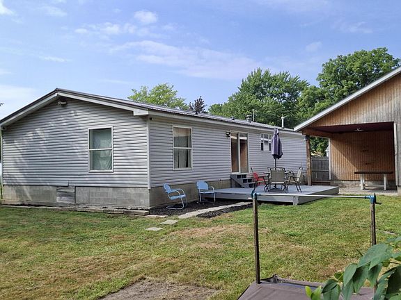 3rd image of 931 W Barney Ave