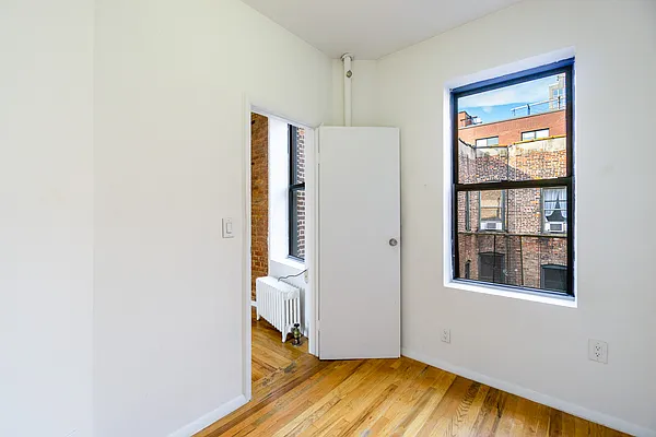 Rented by City Connections Realty | media 28