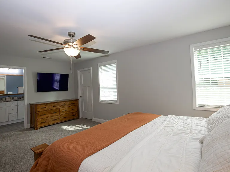704 Pinecrest St — Photo 33