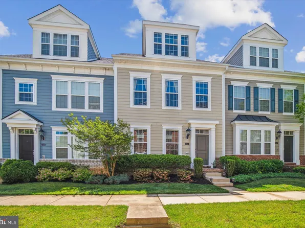47 Steeplechase Dr, La Plata, MD 20646