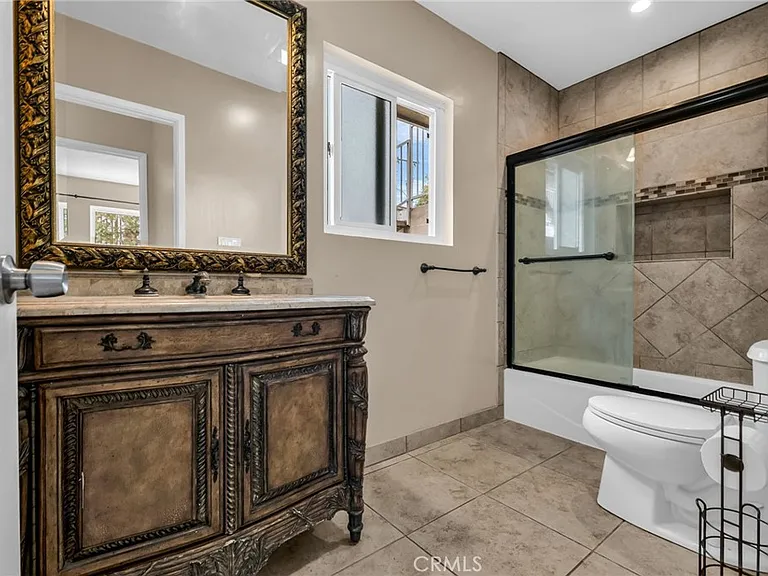 217 N Juanita Ave #B — Photo 16
