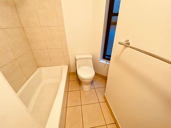 5th image of 519 W 48th St #16F