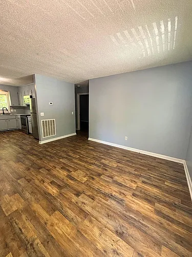 111 Margaret St Photo 1
