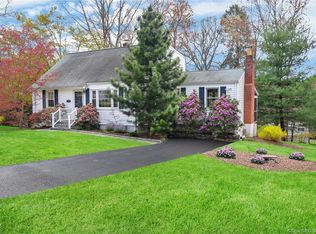 52 Romanock Pl, Fairfield, CT 06825