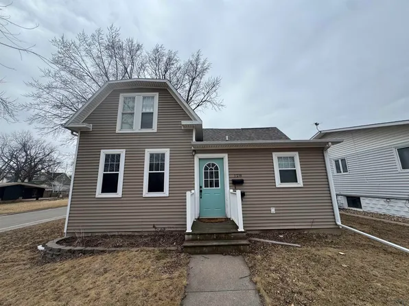 128 Boston Ave SE, Orange City, IA 51041