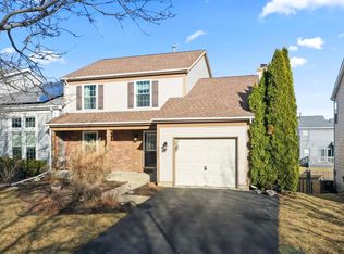 6251 Eagle Ridge Dr, Gurnee, IL 60031