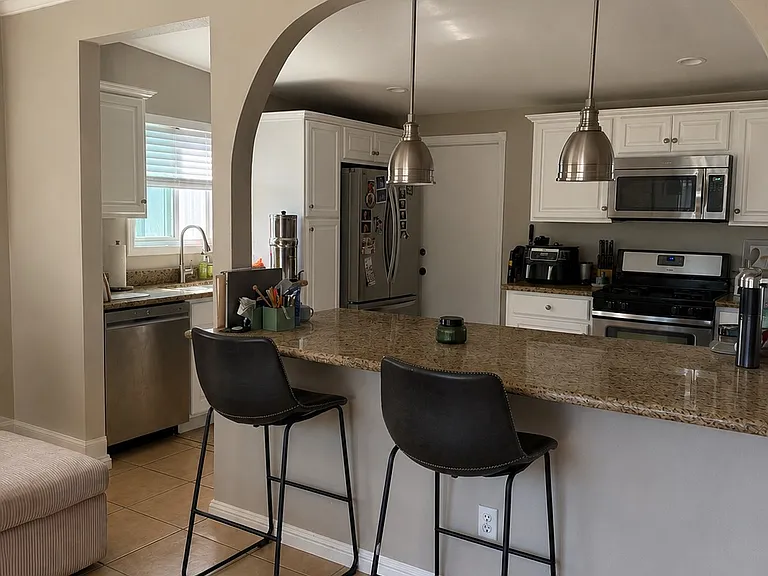 1209 Hemlock Ave — Photo 3