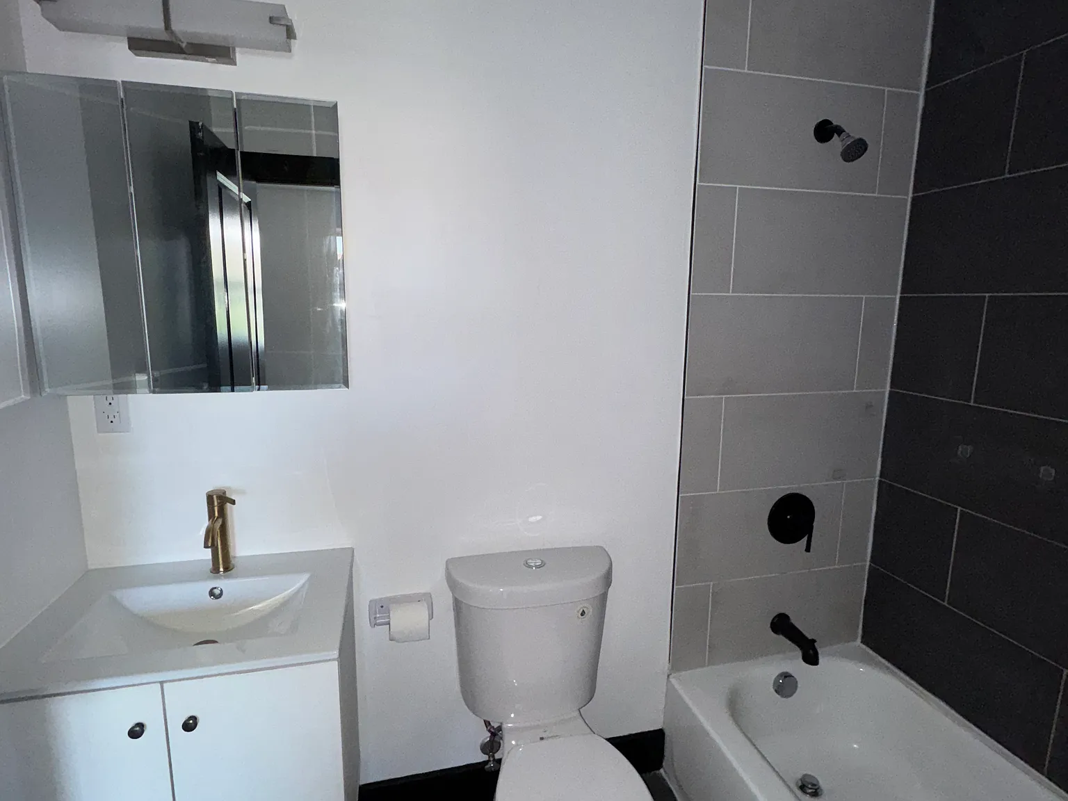 2 bed, $2,000 — Photo 4