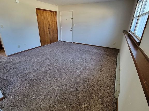 3rd image of 414 7th St SE APT 2