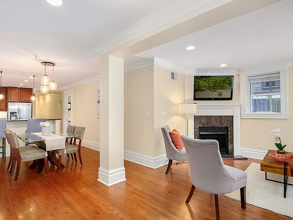 3rd image of 2118 W Schiller St APT G