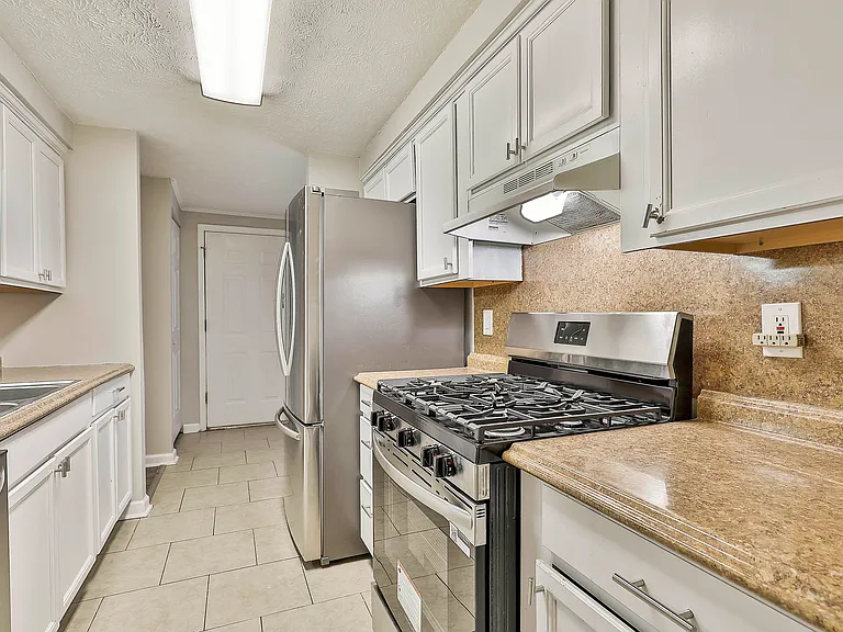 105 Hamilton Rd — Photo 3