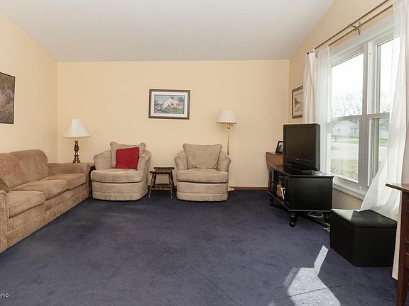 3rd image of 2960 Hickory Nut Ln