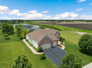 822 Kelley Dr, North Aurora, IL 60542