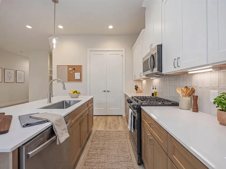6112 De Campo St — Photo 1